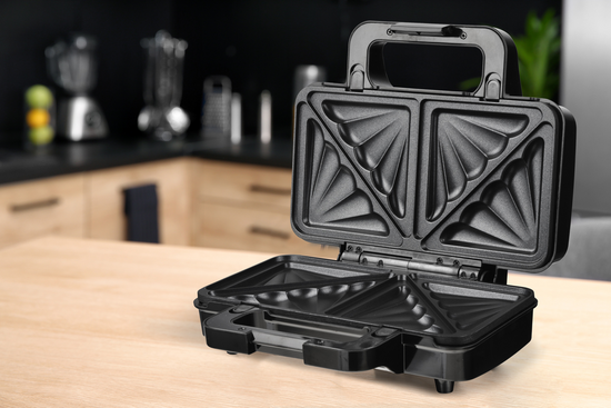 APARAT DE PREPARAT WAFFE, GRILL ȘI SANDWICH, 900W