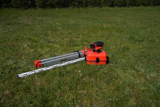 NIVELĂ OPTICĂ 32X + STATIV + TREPIED