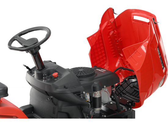 TRACTORAȘ TUNS IARBA