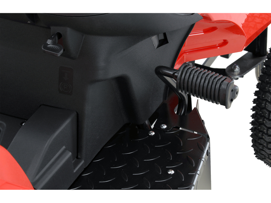 TRACTORAȘ TUNS IARBA