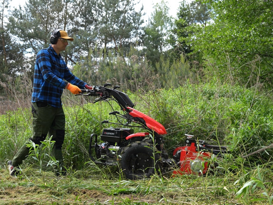 MAȘINĂ DE IARBĂ PT TRACTOR