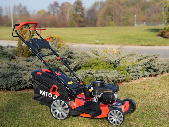 MAȘINĂ DE TUNS IARBA, PE BENZINĂ, CU AUTOPROPULSIE, 53CM, 4.5KW