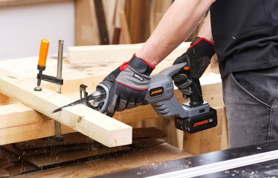 FIERĂSTRĂU SABIE 20V, FĂRĂ ACUMULATOR