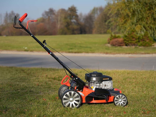 MAȘINĂ DE TUNS IARBA, PE BENZINĂ, CU AUTOPROPULSIE, 46CM