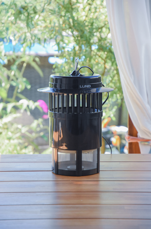 LAMPA INSECTE CU VENTILATOR, UV-A 20W