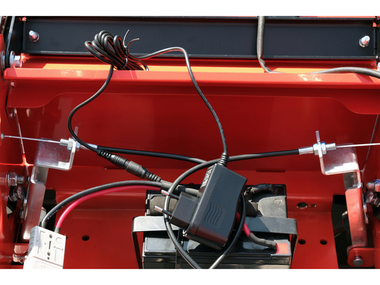 TRACTORAȘ TUNS IARBA, ZERO-TURN