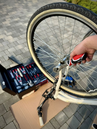 CUTIE SCULE DIN METAL, 80 PIESE