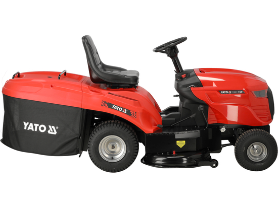 TRACTORAȘ TUNS IARBA