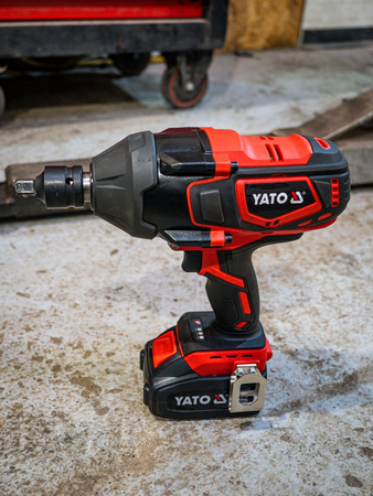 PISTOL DE IMPACT 18V 3/4'' 2000NM, 1X4AH