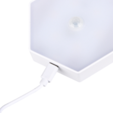 LAMPĂ DE VEGHE 50LM CU ACUMULATOR