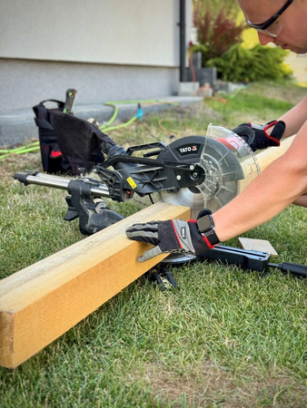 FIERĂSTRĂU CIRCULAR DE BANC 1800W, CU LASER PENTRU TĂIEREA DE PRECIZIE