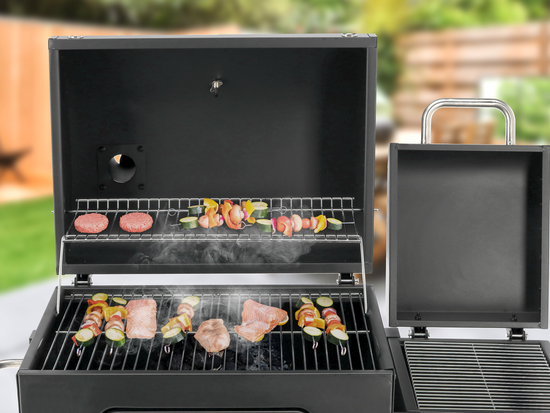 GRĂTAR CU CĂRBUNI, CU AFUMĂTOARE