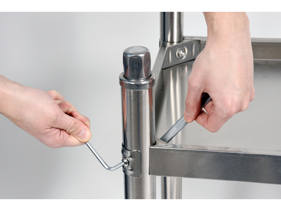 MASĂ DE LUCRU 1000X600XH850+100MM CU SPAȚIU DE DEPOZITARE ȘI TĂBLIE