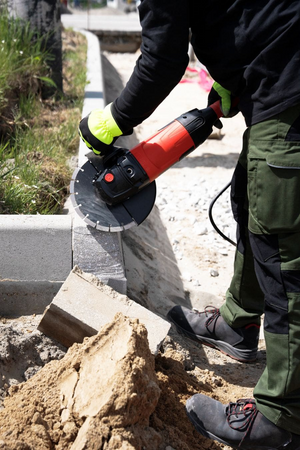 POLIZOR UNGHIULAR 230MM, 2800W