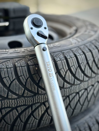 CHEIE DINAMOMETRICĂ DE PRECIZIE 1/2'' 40-220NM