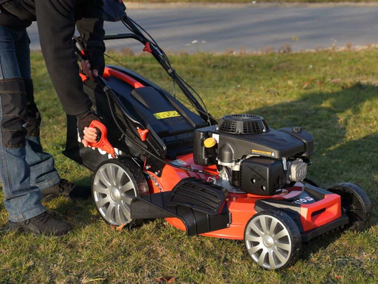 MAȘINĂ DE TUNS IARBA, PE BENZINĂ, CU AUTOPROPULSIE, 56CM, 4.5KW