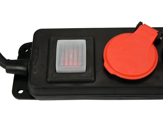 PRELUNGITOR IP44, 4 PRIZE CU ÎMPĂMÂNTARE, 3M