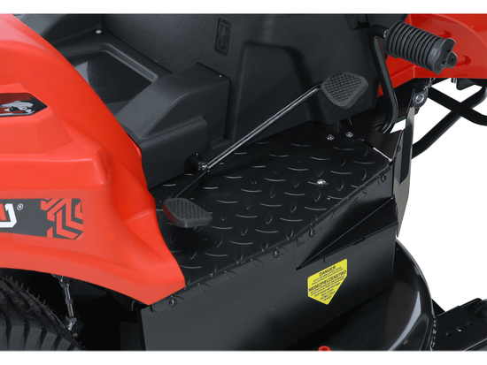 TRACTORAȘ TUNS IARBA