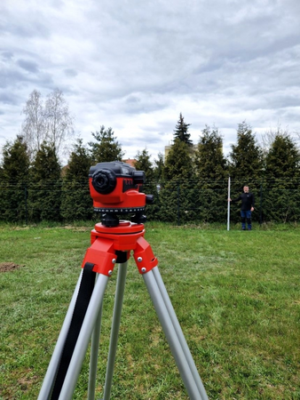 NIVELĂ OPTICĂ 32X + STATIV + TREPIED