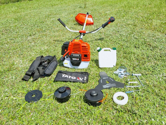 MOTOCOASĂ CU ACCESORII, 52 CM3