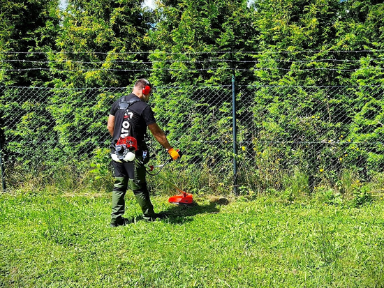 MOTOCOASĂ PE BENZINĂ