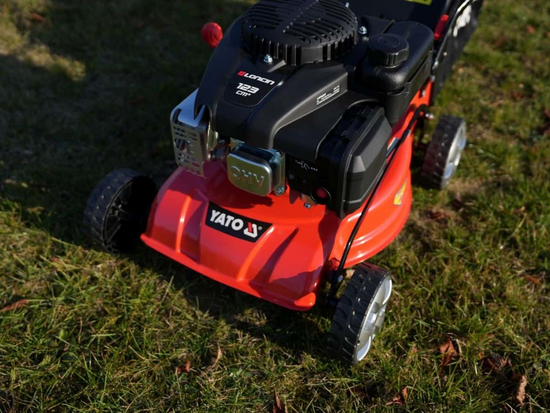 MAȘINĂ DE TUNS IARBA, PE BENZINĂ, 41CM