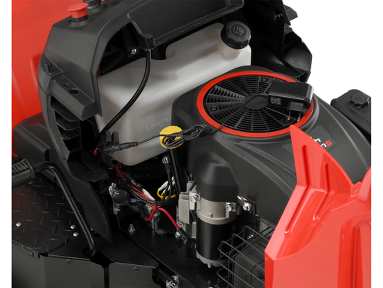 TRACTORAȘ TUNS IARBA