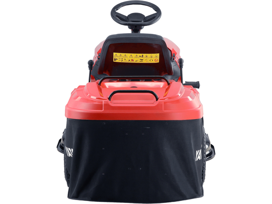 TRACTORAȘ TUNS IARBA