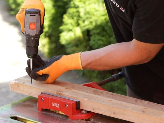 AUTOFILETANTĂ CU ACUMULATOR 18V