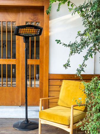 ÎNCĂLZITOR INFRAROȘU CU STATIV REGLABIL, 2000W