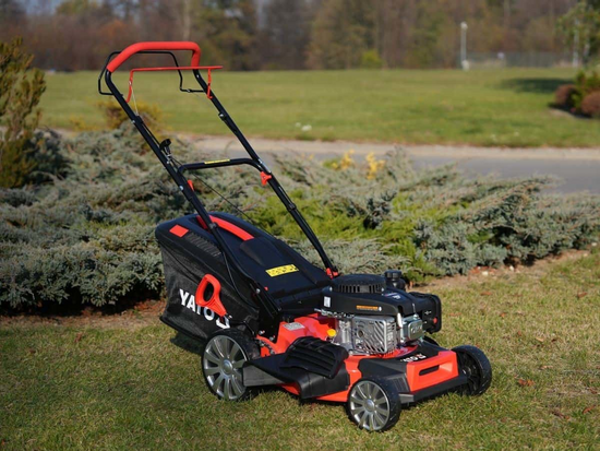 MAȘINĂ DE TUNS IARBA, PE BENZINĂ, CU AUTOPROPULSIE, 46CM