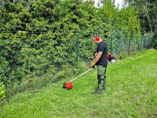 MOTOCOASĂ CU ACCESORII, 52 CM3