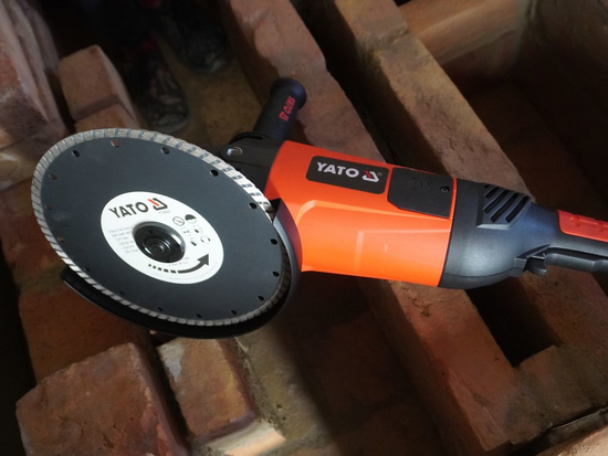 POLIZOR UNGHIULAR 125MM, 1400W, TURAȚIE REGLABILĂ 3000-12000RPM