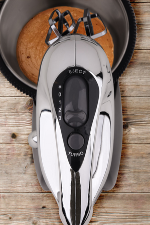 MIXER 200-250W CU BOL DIN OȚEL INOXIDABIL