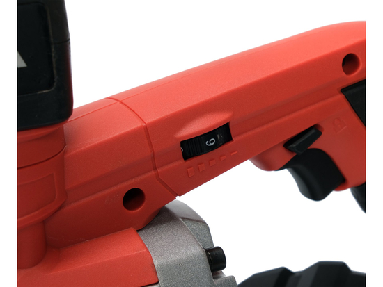 FIERĂSTRĂU CU BANDA 18V, FĂRĂ ACUMULATOR